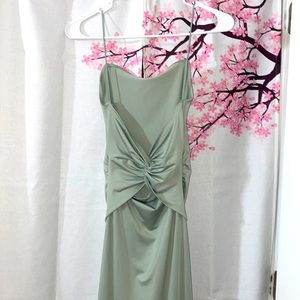 Maxi Green dress with knot low back
